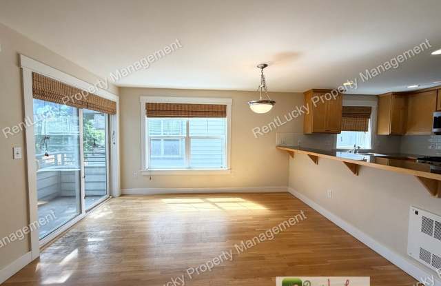 Fantastic 3 Bedroom in Ballard w/ Natural Lighting and Beautiful Finishes! photos photos Fantastic 3 Bedroom in Ballard w/ Natural Lighting and Beautiful Finishes! photos photos