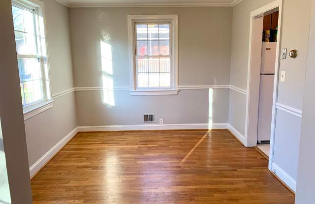 223 N GREENBRIER STREET Gallery 4