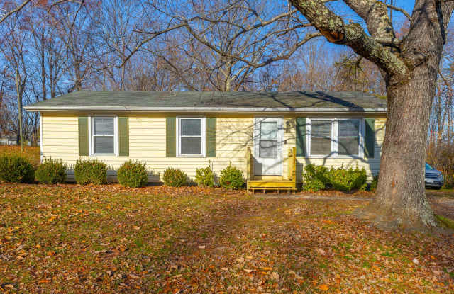 Single Family Home in Madison Heights - 153 Izaak Road, Madison Heights, VA 24572
