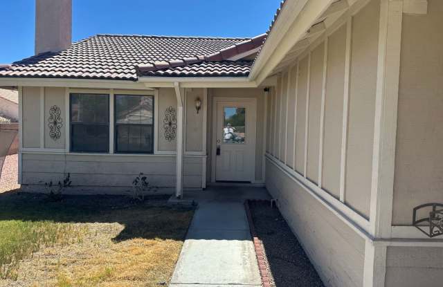 SW!! Spring Valley!! Single Story!!! Covered Patio!!! Fire Place!! Pet Friendly!!! Community Parks Nearby!!! Gallery 3