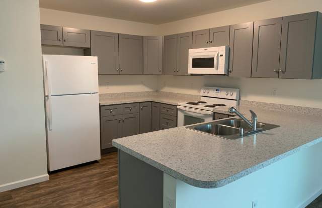 Century 21 Gold Rush - 2 bed/1 bath - 2180 Nelson Rd (North Pole area) Gallery 3