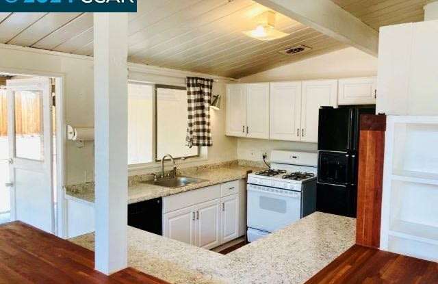 17 Valla Ct. Gallery 3