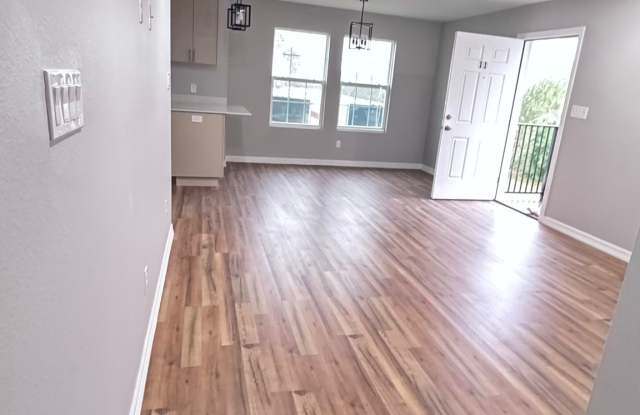 2204 Northridge Avenue - 1 Gallery 4