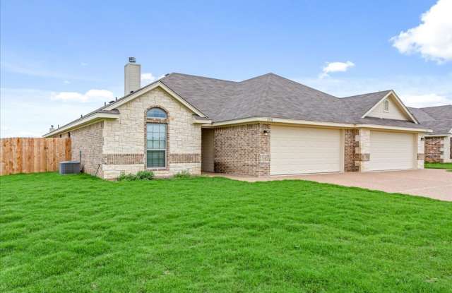 Duplex on Hilltop Drive | Midway ISD Gallery 3