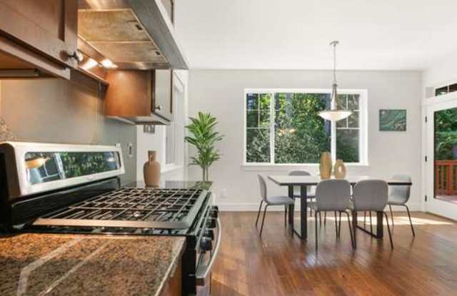 Beautiful Bothell Home in Harvest Run Neighborhood Gallery 4