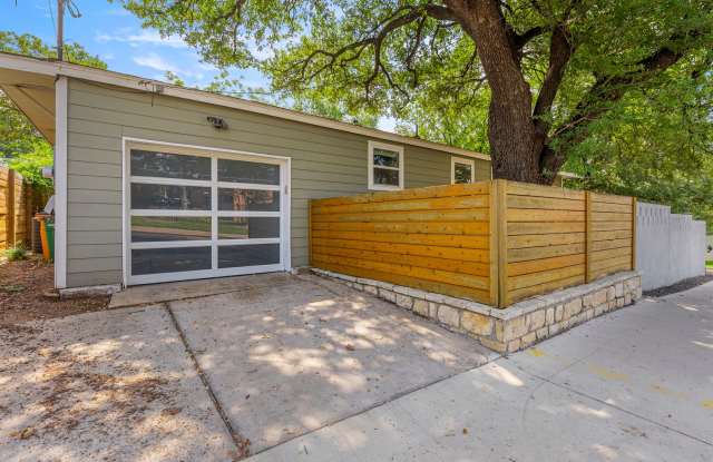 Beautiful 3 bedroom, 2 bathroom home in Central East Austin!!! photos photos