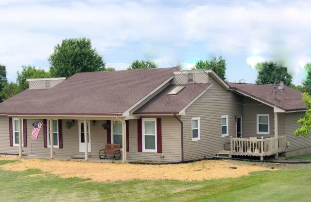Fully Furnished Short-term rental Includes internet, cable, washer, dryer, etc photos photos