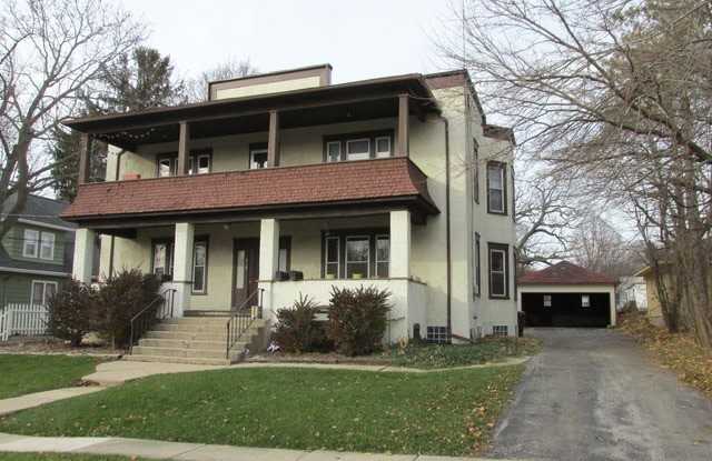 219 Grove Street - 219 Grove Street, Woodstock, IL 60098