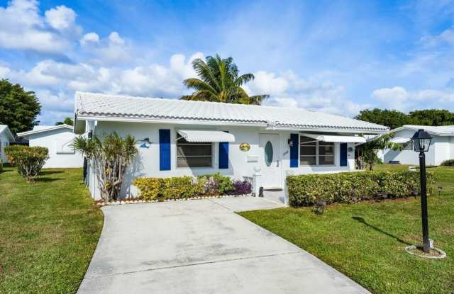 2089 SW Lake Circle Drive Gallery 3