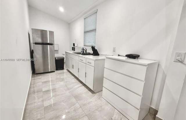 947 NE 149th Street 0, Miami, FL 33161 Gallery 4