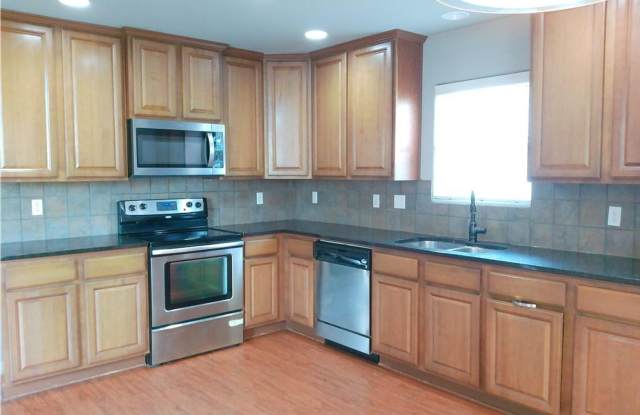 2241 Abeto - 3/Bed 2/Bath - $1975/month Gallery 4