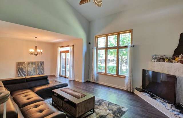 10728 Canterbury Drive Gallery 2