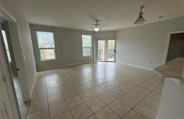 2000 ERVING Circle Gallery 2