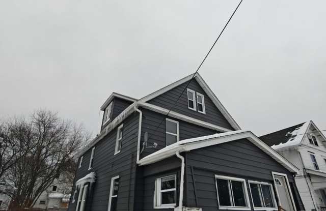 Spacious 5-Bedroom, 3-Story Home with Front  Back Yard photos photos