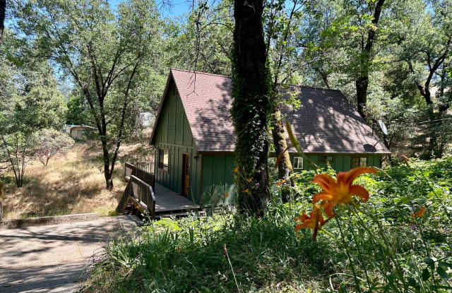 Charming 3 Bedroom 2 Bathroom Home Off Tyler Foote Rd photos photos