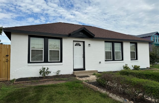 326 West Broad Street - 326 West Broad Street, Freeport, TX 77541
