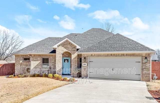 1901 Woodhause Cir photos photos