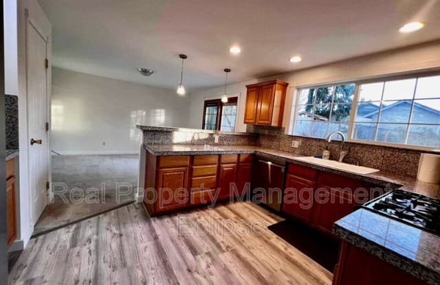 16719 NE 20th St - 16719 Northeast 20th Street, Bellevue, WA 98008