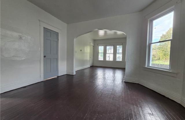 67 Moeller Street Gallery 3