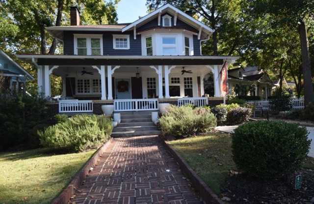 811 Charles Allen Drive NE Gallery 2