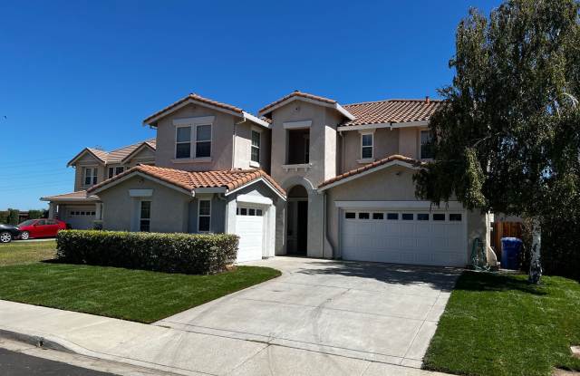 Large, Refreshed Shadow Lakes Home - 882 Inverness Court, Brentwood, CA 94513
