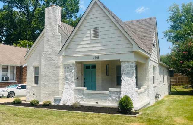 2 minutes away from Rhodes College! Beautifully Renovated! Pets are owner's approval, fees do apply. photos photos