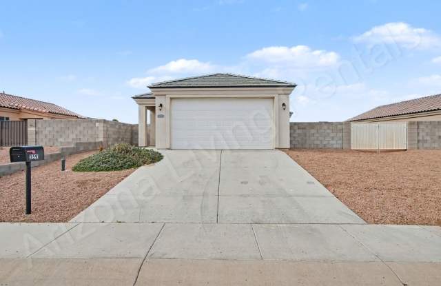 CENTRALLY LOCATED...RV PARKING...LARGE LOT photos photos