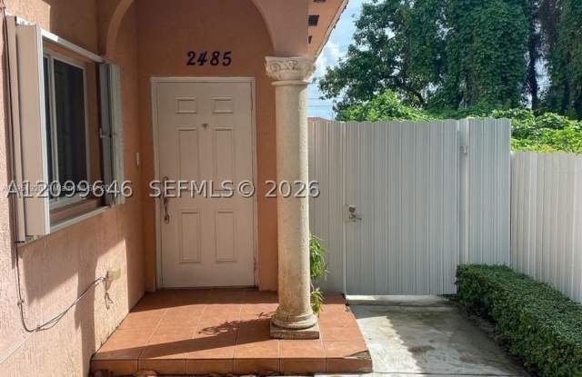2485 W 5th Ct Gallery 3