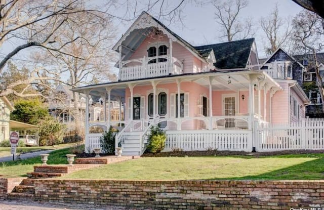 9 Spring Garden Avenue - 9 Spring Garden Avenue, Shelter Island Heights, NY 11965