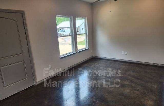 407 North Logan Lane - A Gallery 4