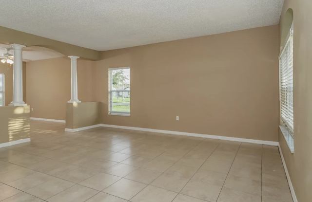 220 Cimarron Dr Gallery 1