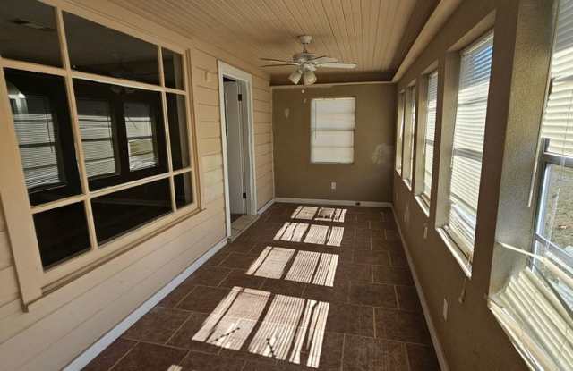 Home in Bryant Gallery 3