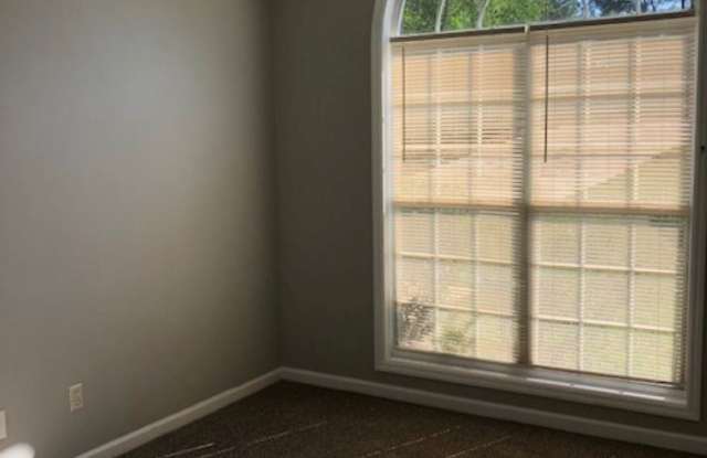 109 Woodridge Court Gallery 4