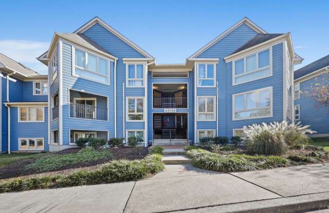 Spacious Ground-Level 2-Bedroom Unit with Bonus Room in Ellicott City - 4974 Dorsey Hall Drive, Ellicott City, MD 21042