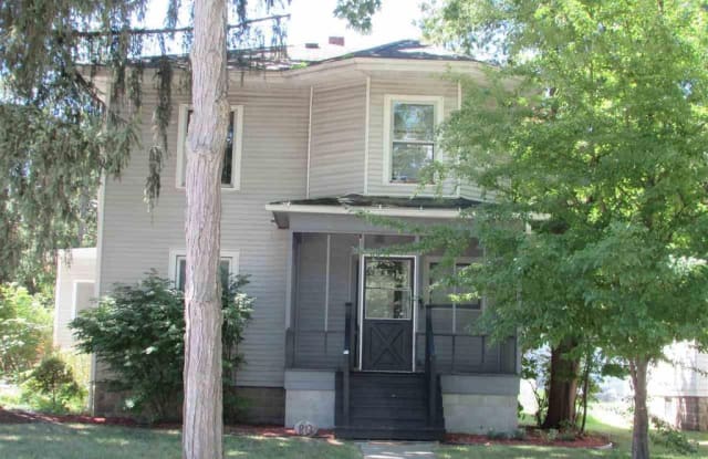 812 S University - 812 South University Avenue, Mount Pleasant, MI 48858