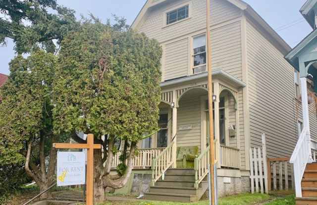 PRELEASE FOR JULY: 5 bdrm/2 bath near WWU and Downtown! photos photos