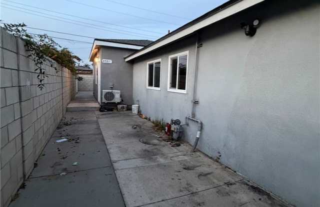 4721 W Oakfield Avenue - 4721 West Oakfield Avenue, Santa Ana, CA 92703