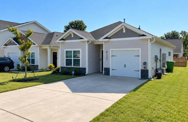 3 bed 2 bath/ New construction neighborhood! 1100 Sqft- Access to neighborhood pool included! Gallery 1