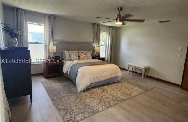 6101 Palmetto Dr Gallery 3