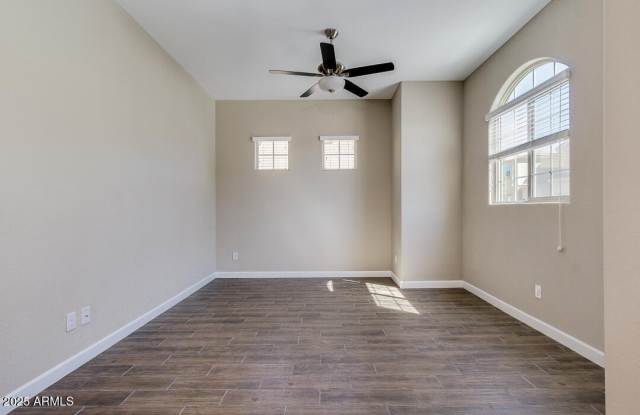 1367 S COUNTRY CLUB Drive Gallery 4