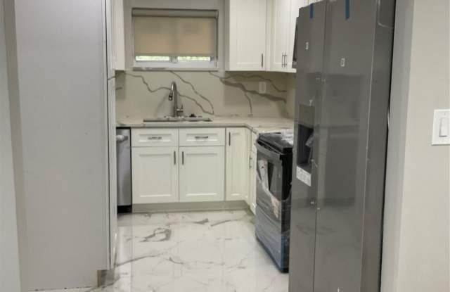 642 NW 14th Way, Fort Lauderdale, FL 33311 photos photos