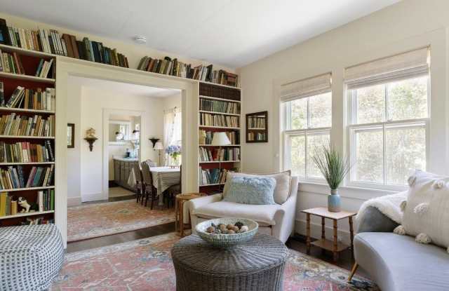 10 Pleasant Lane photos photos