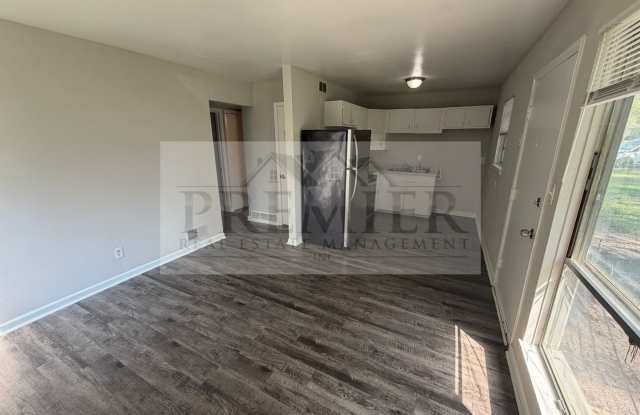 2 bd / 1 ba Grandview Duplex - 6206 E 153rd St #A, Grandview, MO 64030 $850 RENT Gallery 3