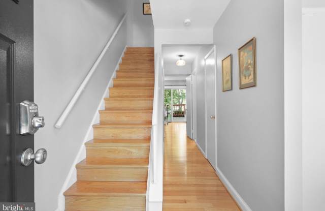 2802 HYSON Lane Gallery 3