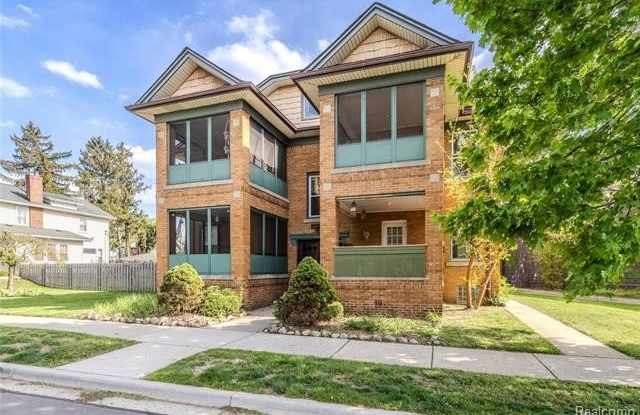 605 W Hudson Avenue photos photos