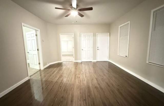 4201 Howlett Avenue photos photos