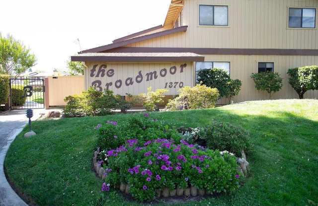 1370 Dustin Dr Unit 14 photos photos