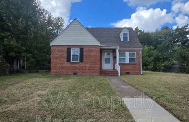 3417 Danbury Road Gallery 3