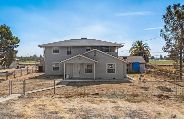 8795 Olive Ave. Winton, CA 95388 photos photos
