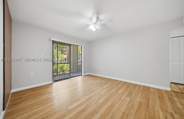 15560 SW 104th Ter Gallery 1